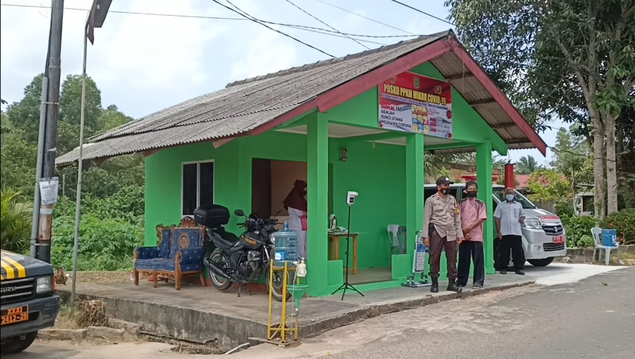 Posko PPKM di Perum Kijang Kencana