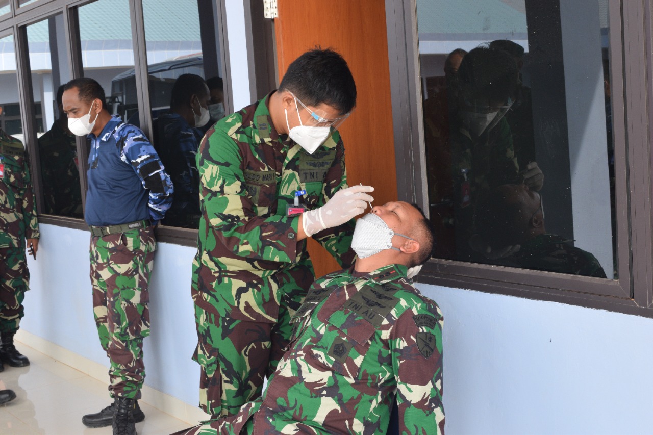 Anggota Lanud Hang Nadim Batam