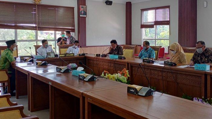 Rapat Koordinasi Komisi Iv Dprd Tentang Ppdb Ok