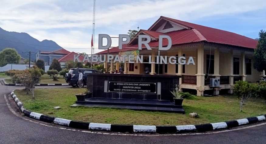 Gedung Dprd Lingga 2021