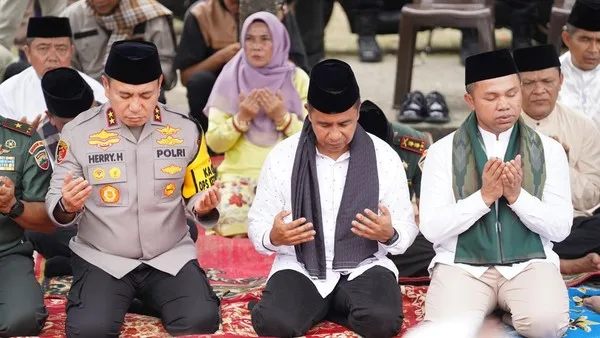 Kapolda riau irjen herry heryawan menghadiri perayaan aghi ghayo onam di kabupaten kampar 1744039096143 169