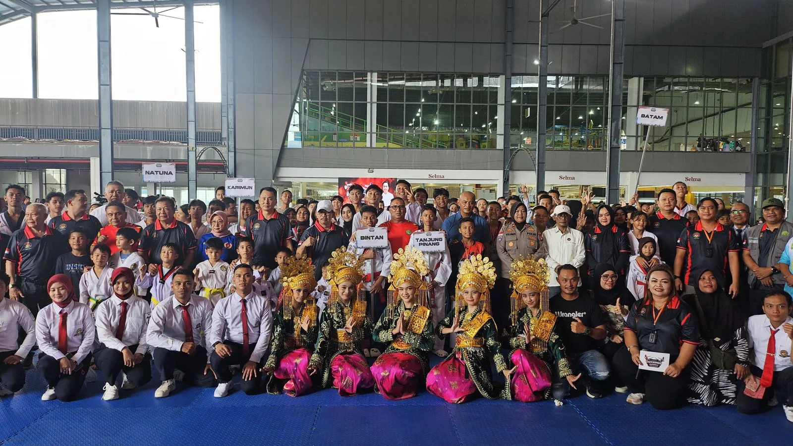 Ebbbba5999ddd4ee7f59ba564d83b837