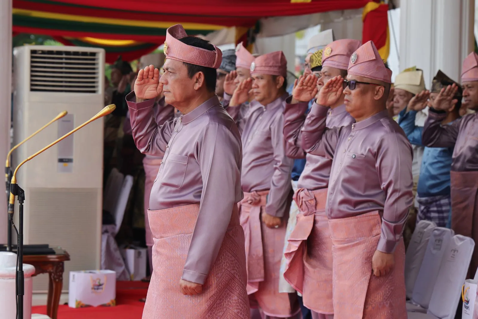 F8b699b5f8f1f45e9d6e4bd40dd64995