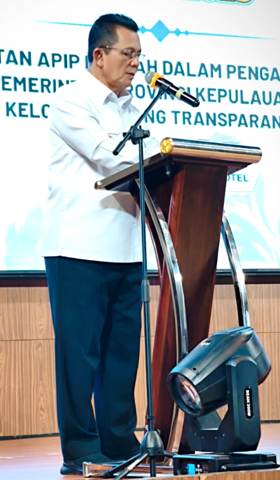 02a22a34c96a3b63ce5ff4677c827928