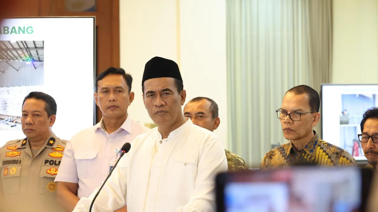 033912200 1764042871