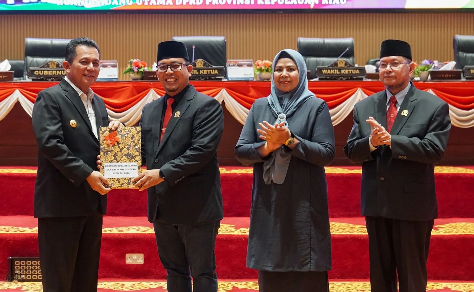 F1e5d5a0bdeebd8ed2b6dabf43ba2e75