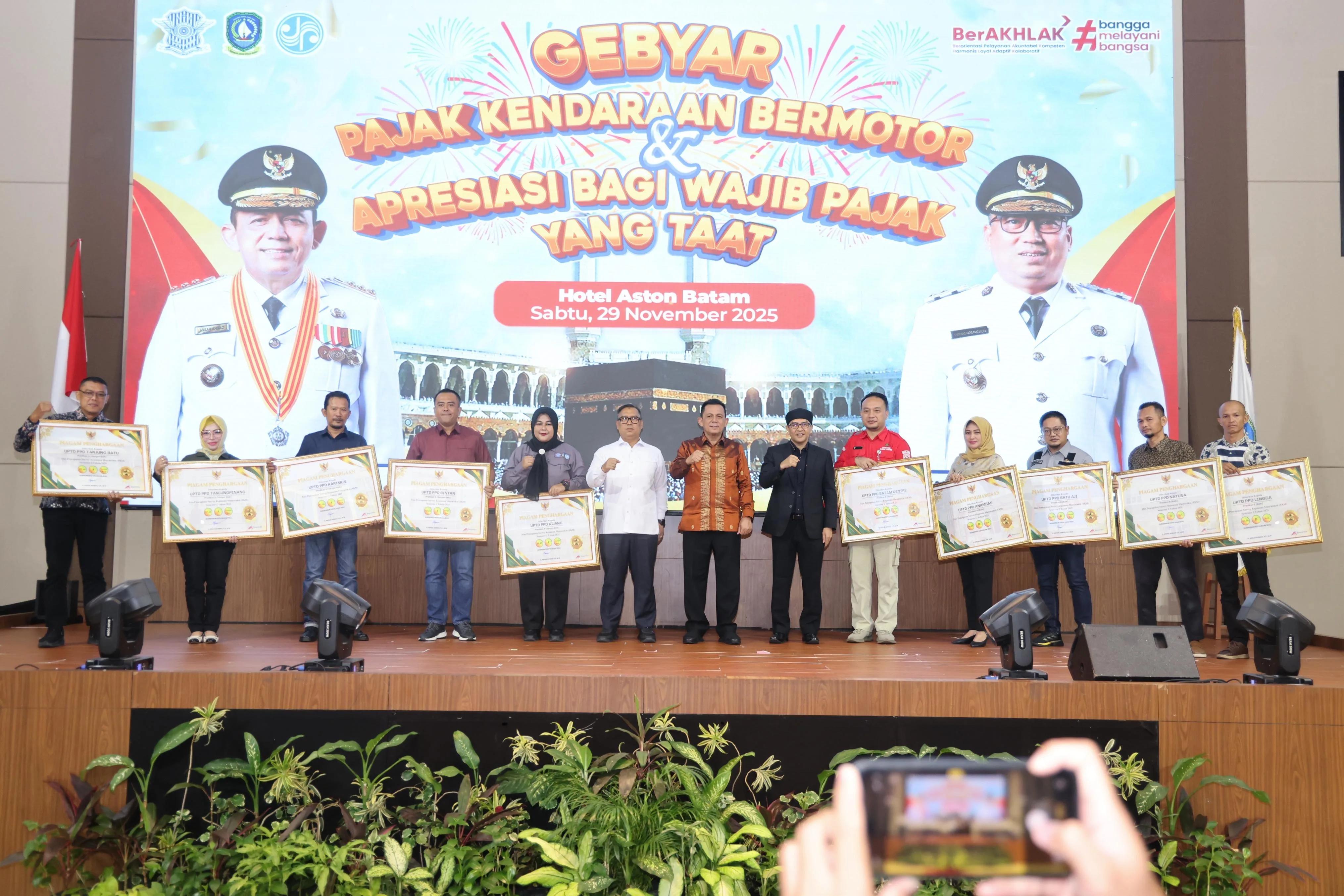 2c1cc2fbaafe8e7b247bd3c07831932e