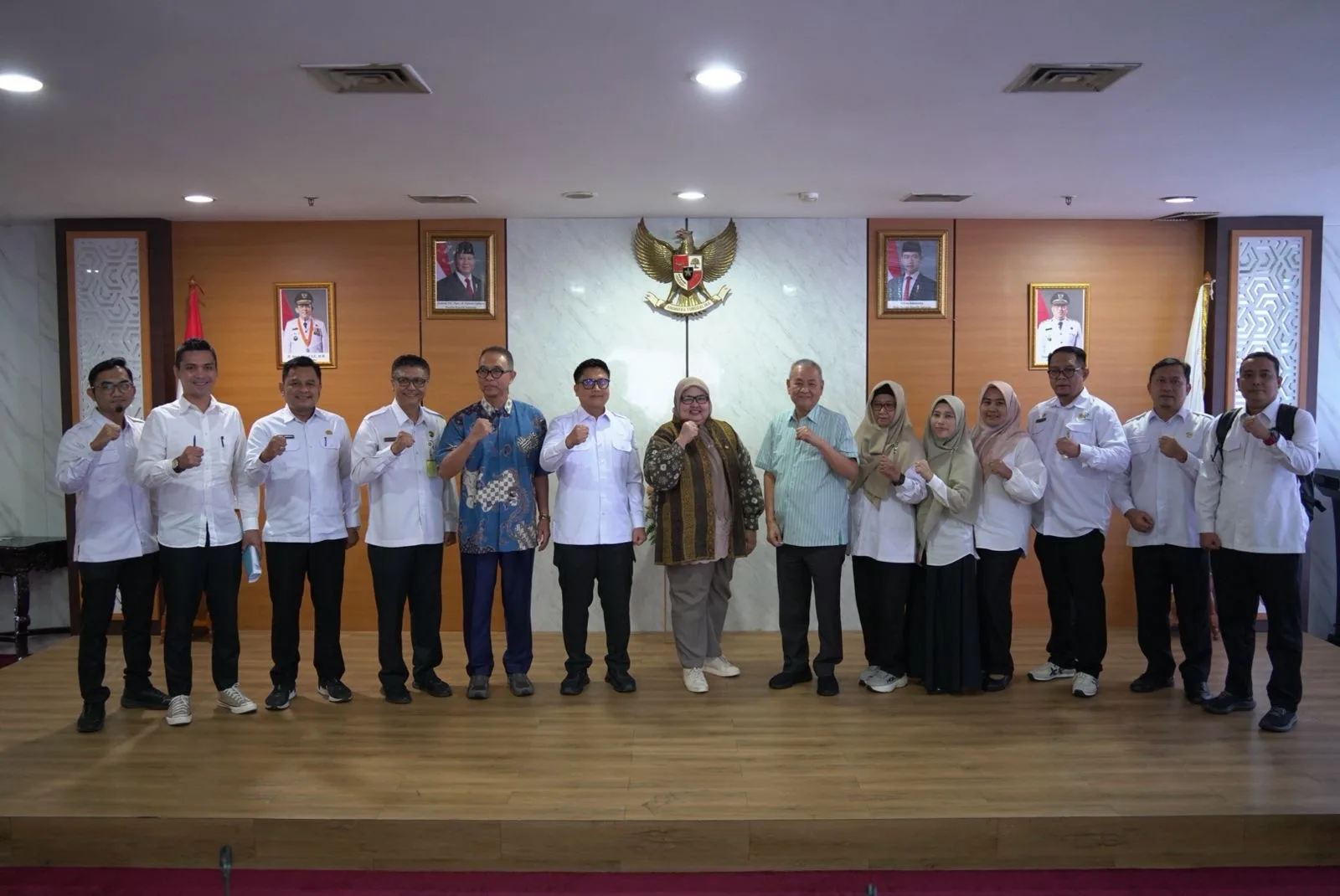 2637d83d3cb23e59a396bcd773d8d9a9