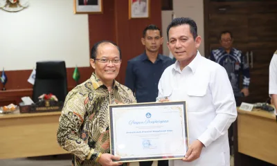 7c4987bca77d209315e24c5c7b381609