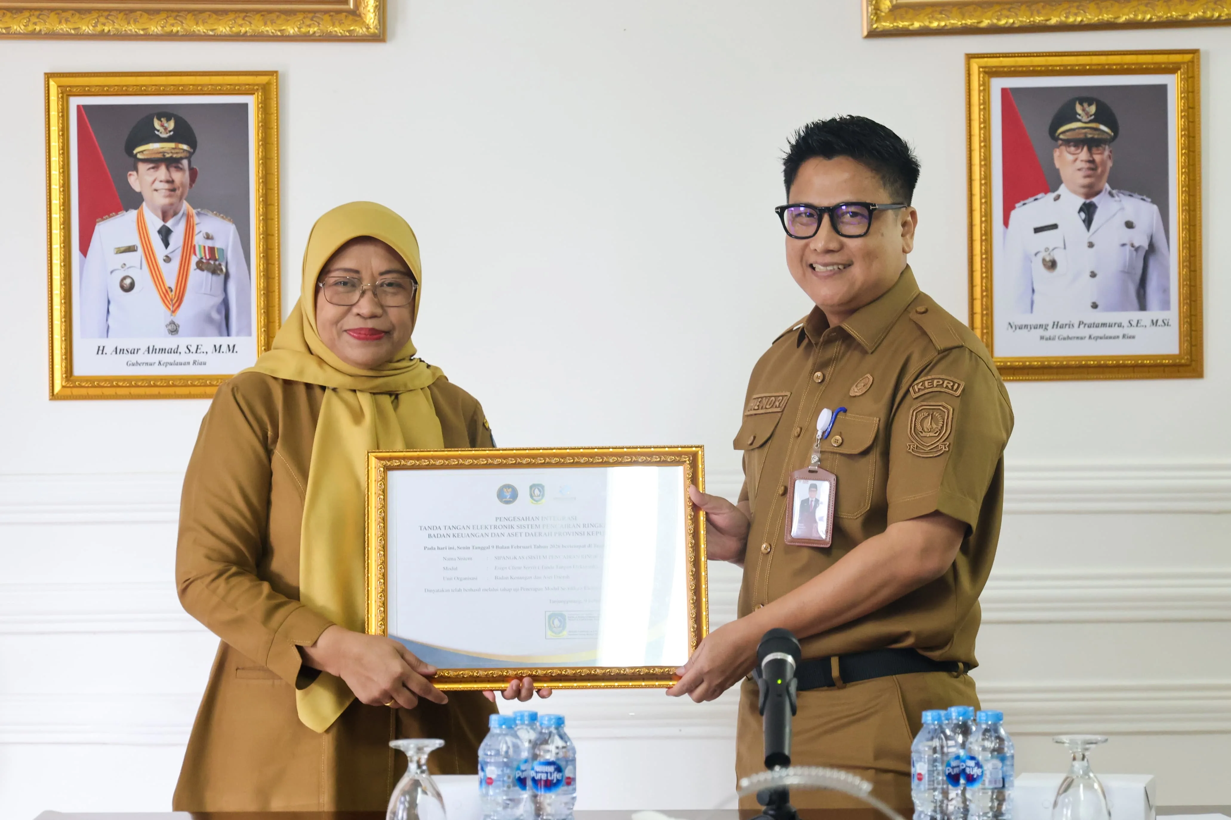 1ef3c57c25c475f8cb6106e4d90b2121