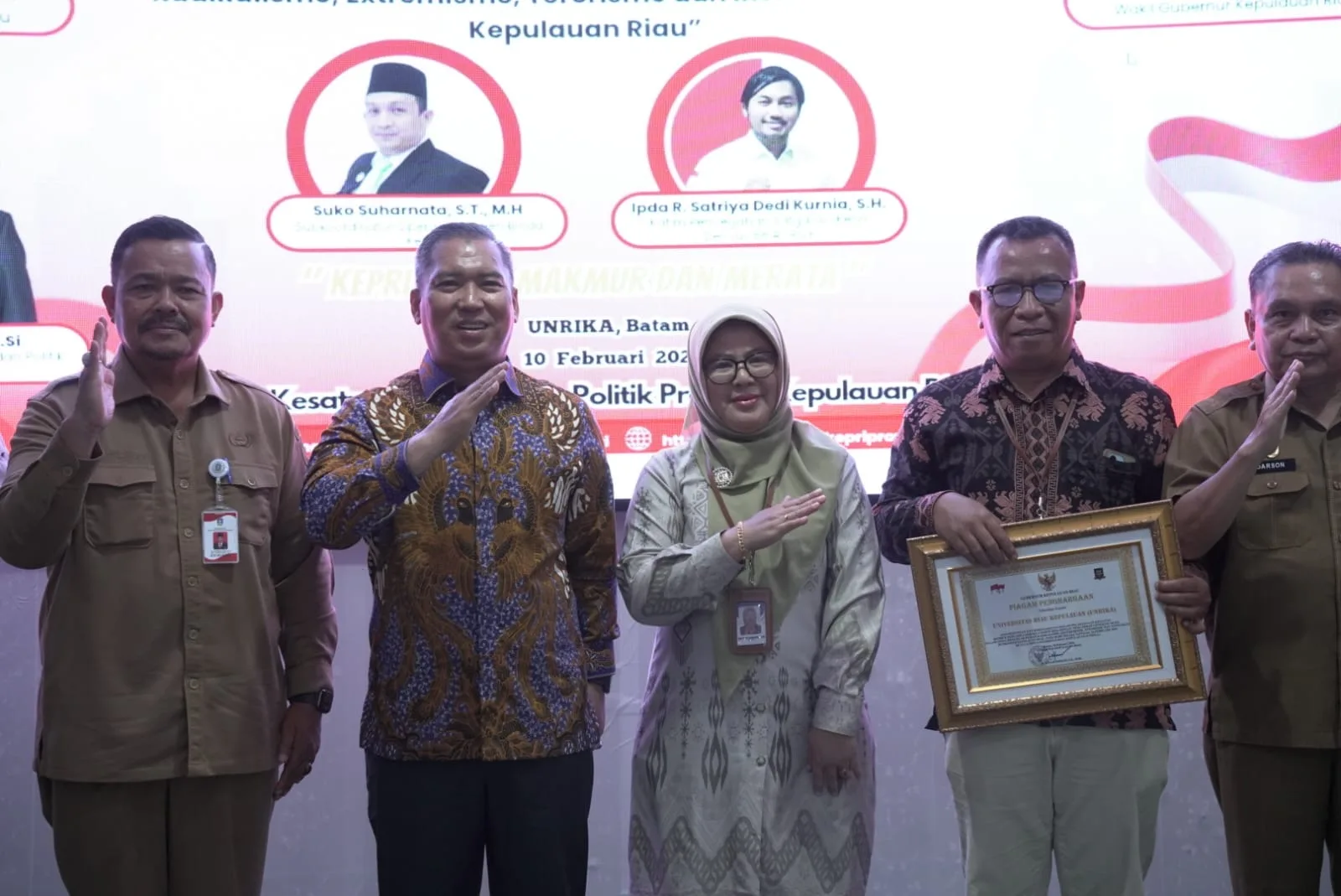 E59d4bfbd6e04121477fdc48cc192b7e