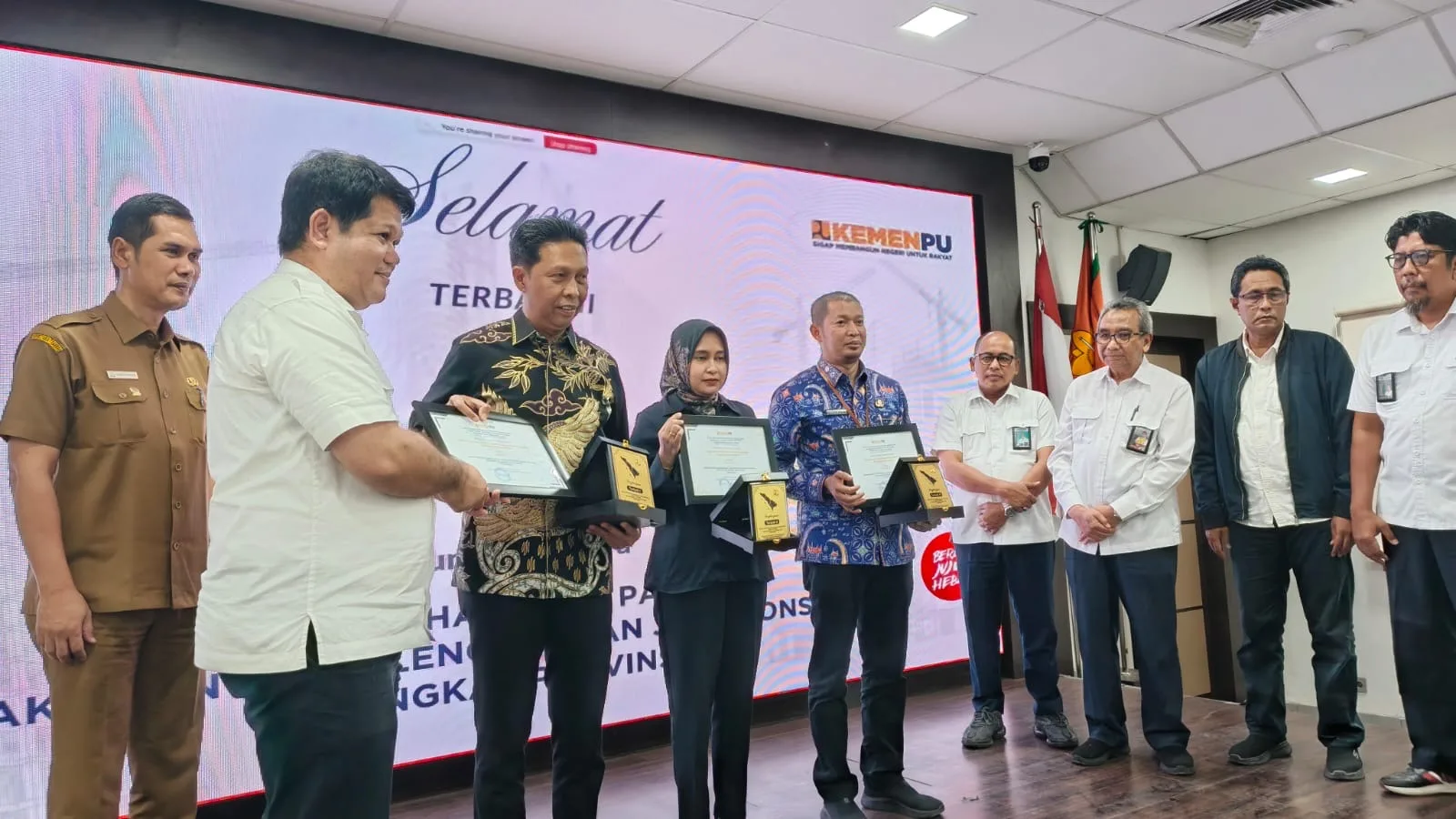 Ef14ca16fe57496aad2fe2088ae1632c