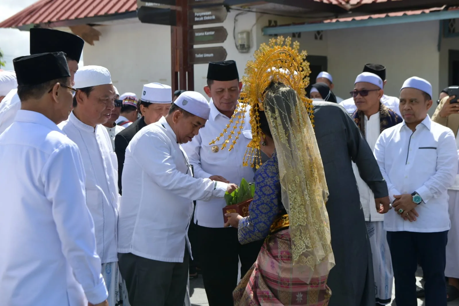 Fb4810033ef10d0cae438a09ad1de8cb