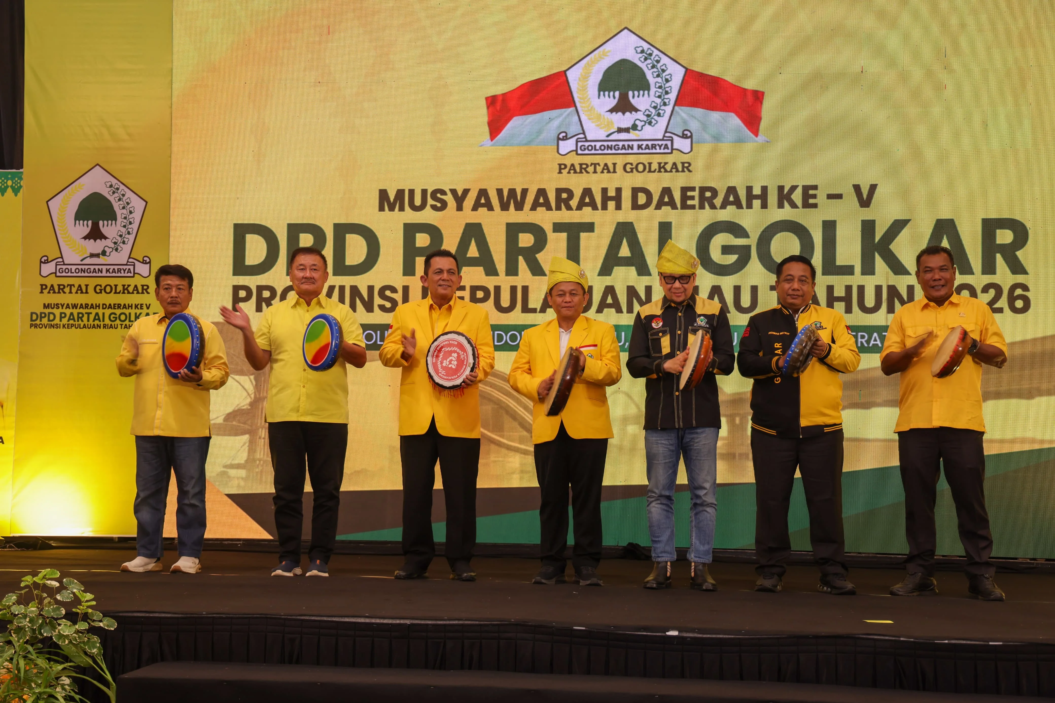 8330e11e cdbd 4831 b43e 439d3a5b6643