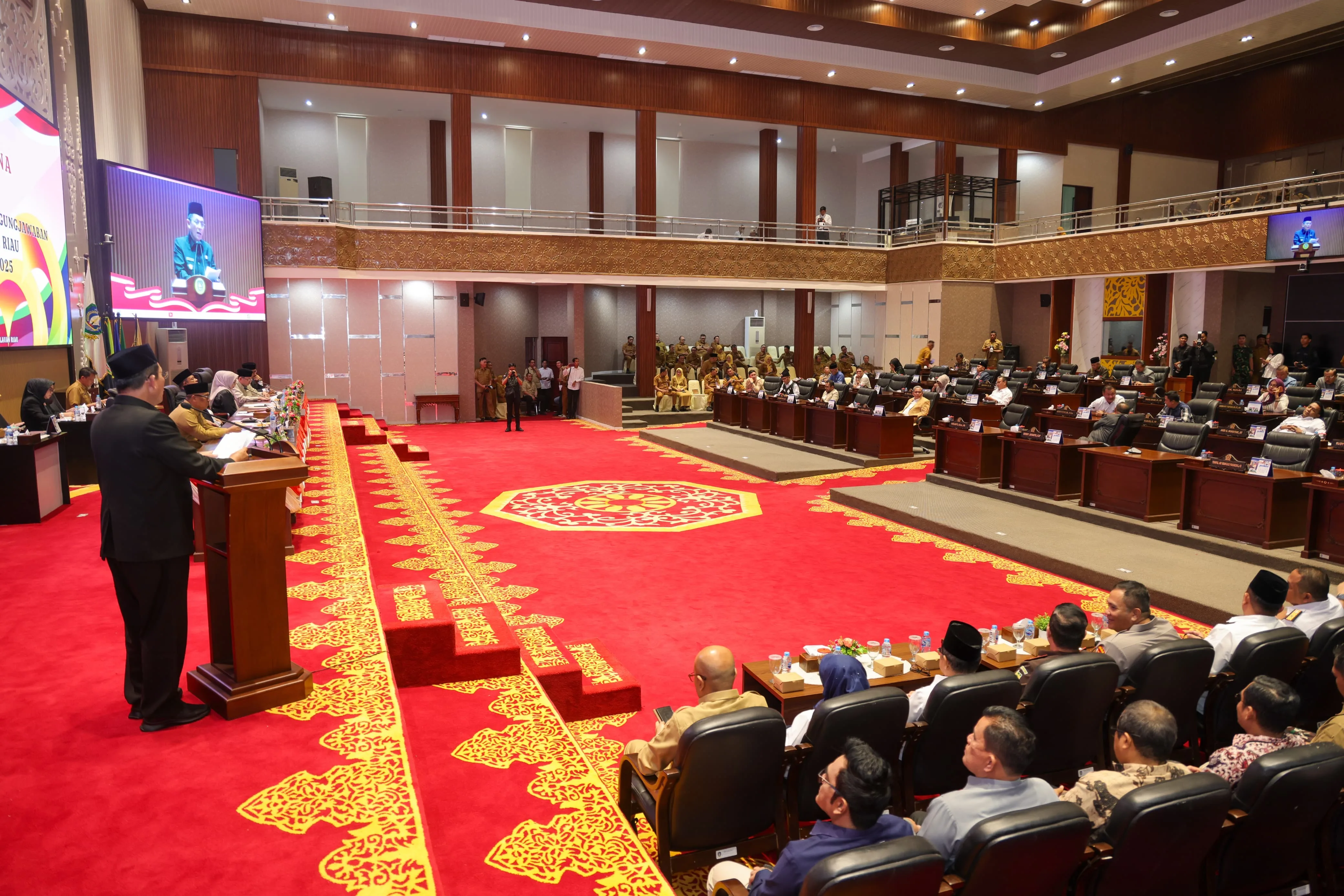 De0eea71e13c75a9018cb379d48ba344